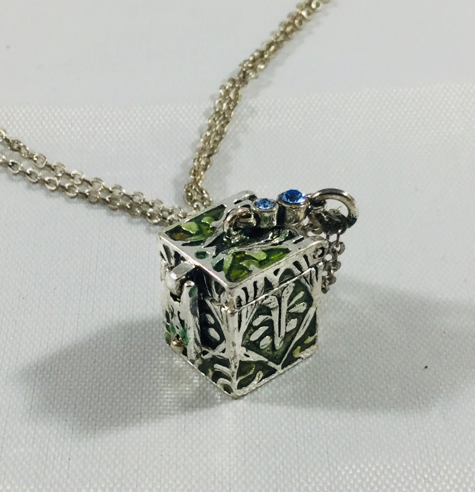 Vintage Ladies Silver Tone Rhinestone Encrusted Open Box Locket With ...