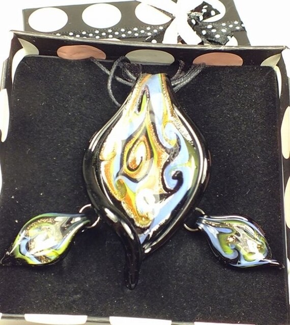 Gorgeous Murano-inpsired necklace and earring set 