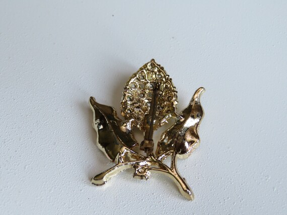 Vintage Gold Tone Designer Rhinestone Floral Clus… - image 5