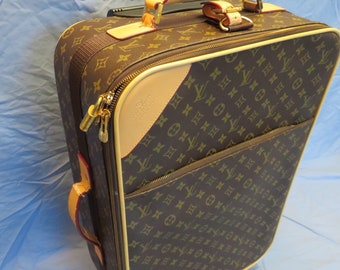 Authentic Vintage Louis Vuitton Luxury Monogramed Pegase 50 