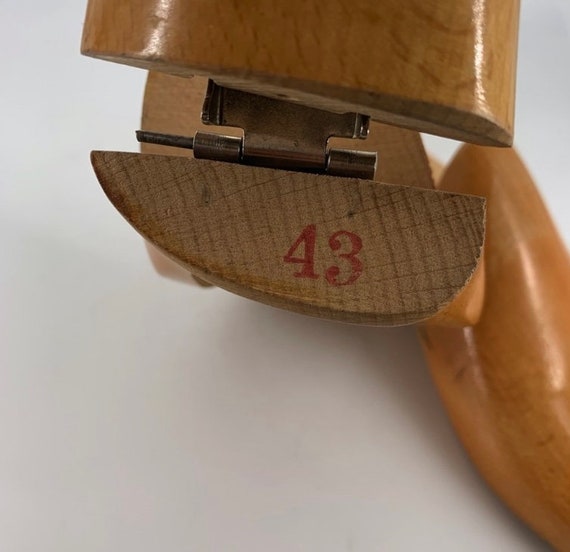 Gentleman’s Vintage Wooden Italian Gucci Shoe Str… - image 4