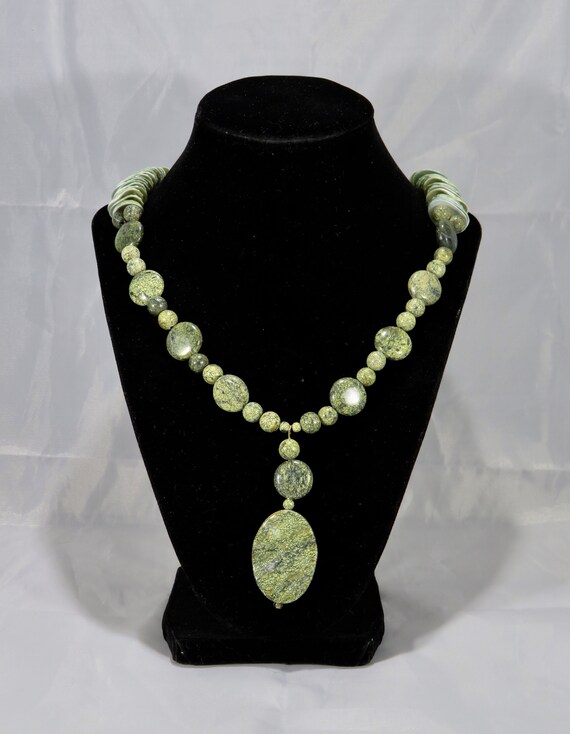 Vintage Speckled Green Natural Stone Statement Ne… - image 2