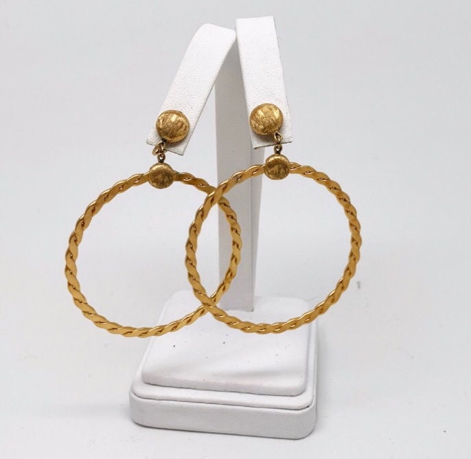 Vintage Ladies Gold Tone Trifari Signed Designer Hoop Earrings - Etsy