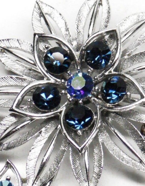 Vintage Silver Tone Lisner Designer Floral Brooch… - image 6