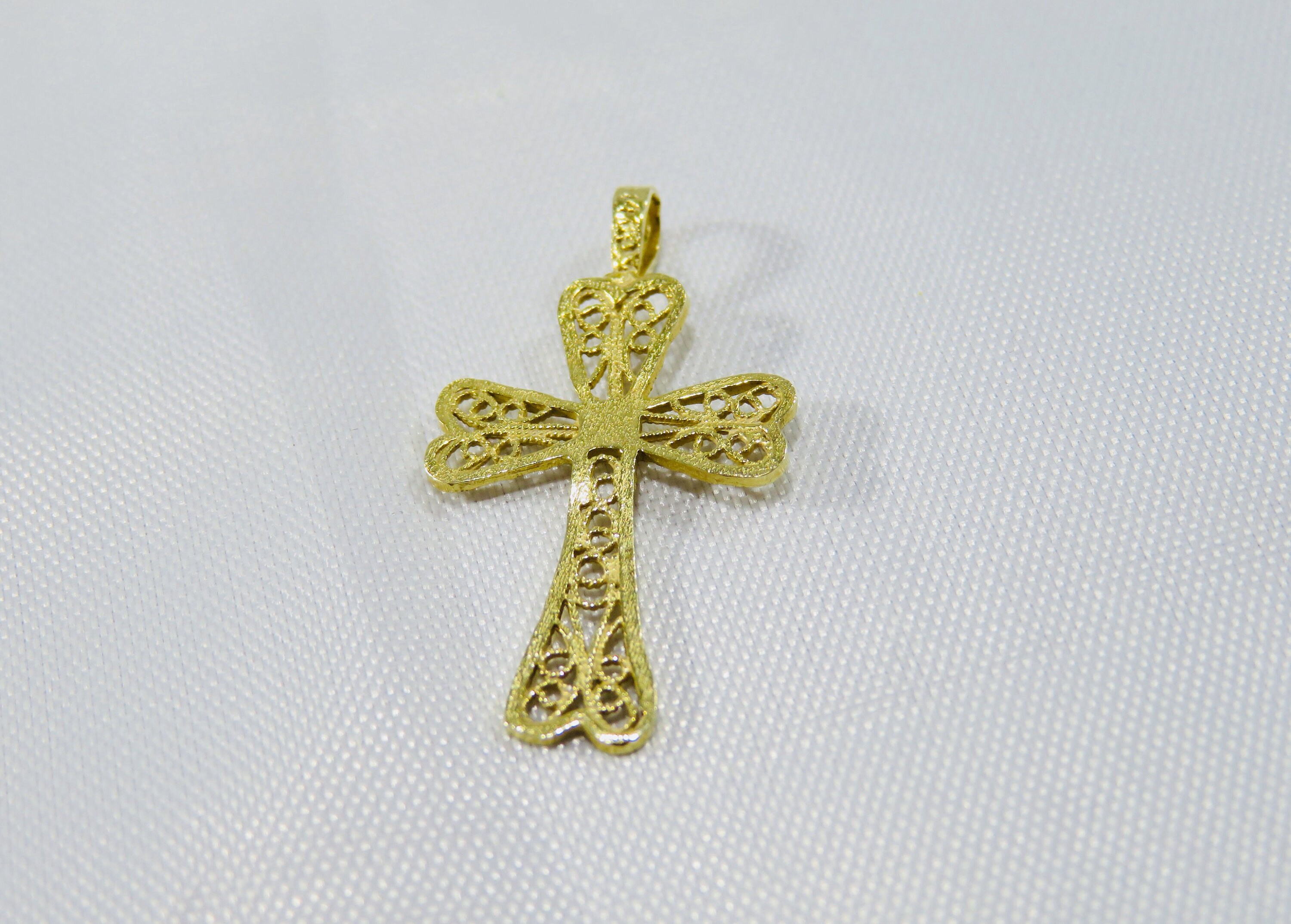 Vintage 14k Gold Elegant Filigree Cross 