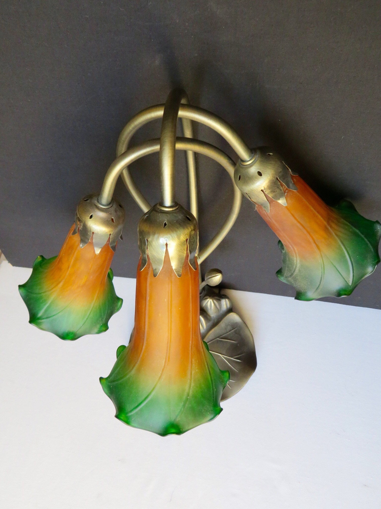 Lily pad lamp cheap glass tulip shade