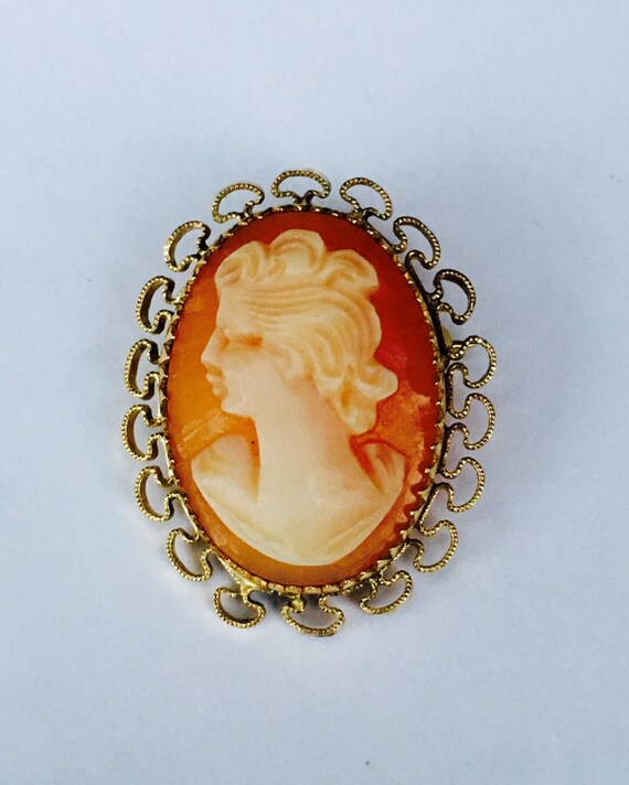 Vintage 10k Gold Filigree Hand Carved Cameo Brooc… - image 1