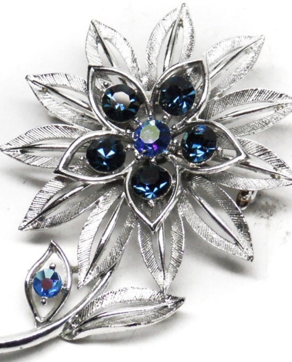 Vintage Silver Tone Lisner Designer Floral Brooch… - image 10