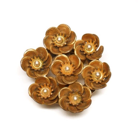 Antique Matted Gold Tone Faux Pearl Designer Flor… - image 1