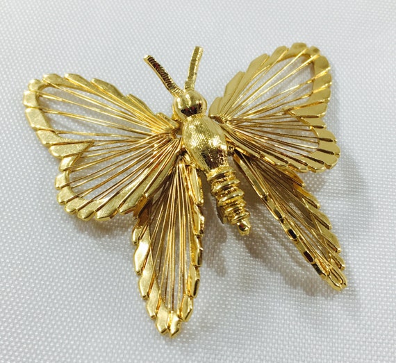 Vintage Gold Tone Monet Open Winged Butterfly Bro… - image 2