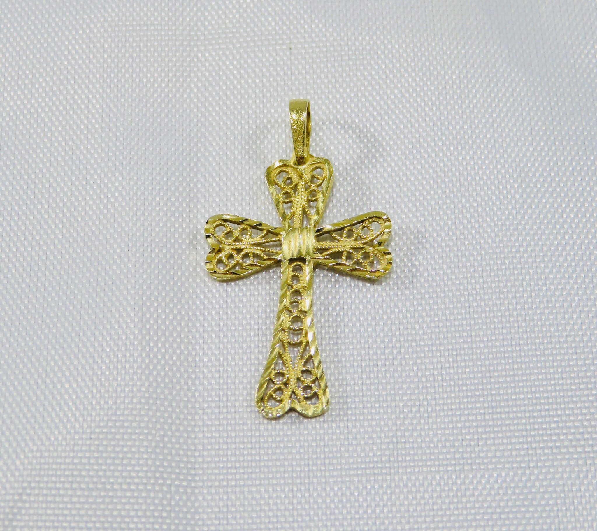 Vintage 14k Gold Elegant Filigree Cross Necklace Pendant Featuring ...