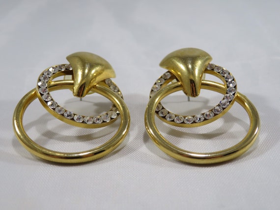 Vintage Gold Tone Double Hoop Rhinestone Earrings… - image 5