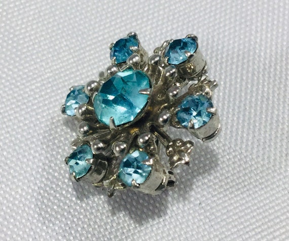 Vintage Ladies Silver Tone Blue Rhinestone Snowfl… - image 4