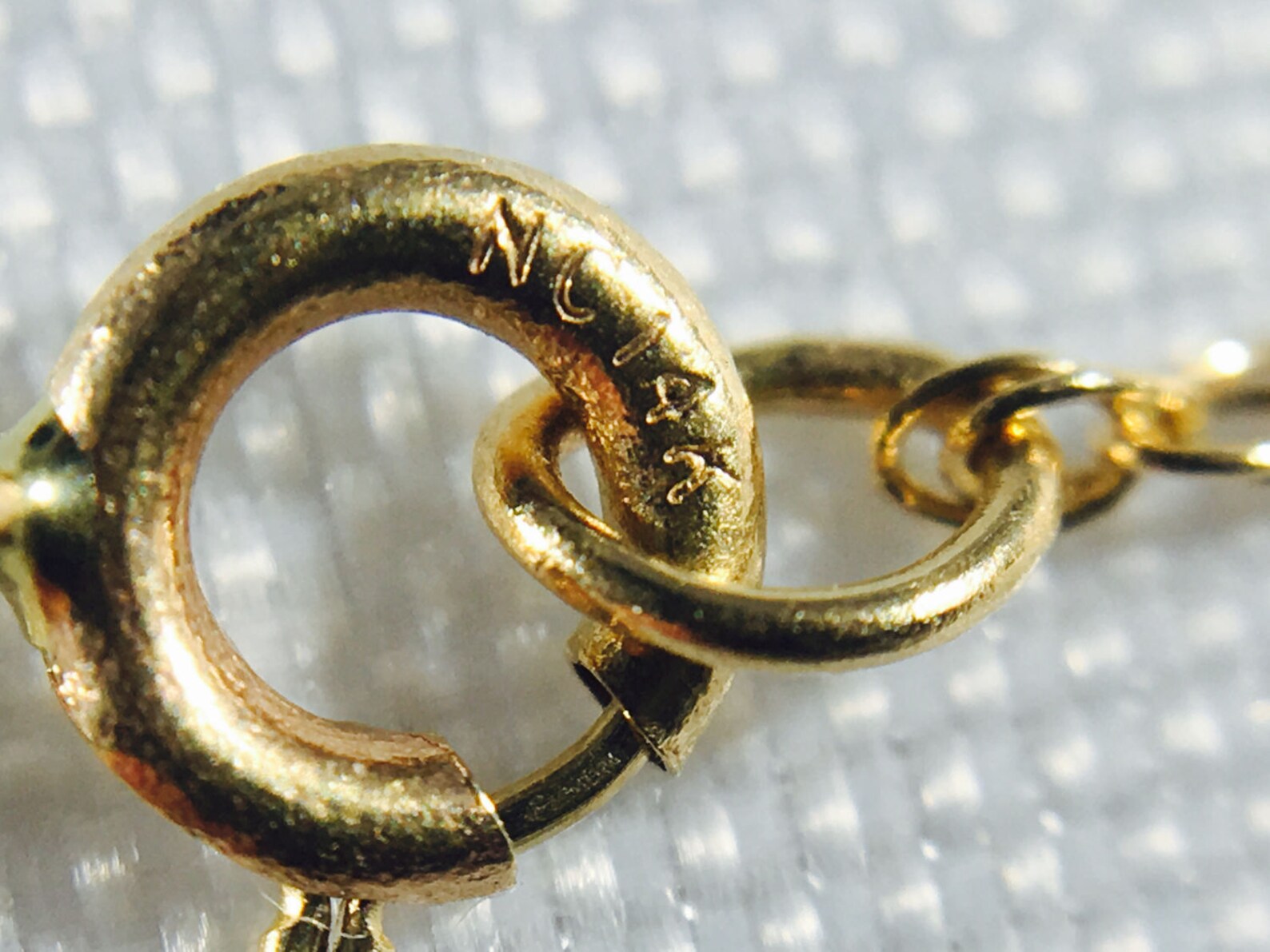 14k Yellow Gold Ladies Designer Singapore Chain Necklace Featuring