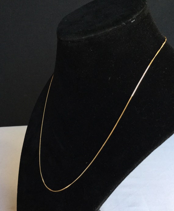 Vintage 10k Gold Curb Chain Designer Necklace Fea… - image 4