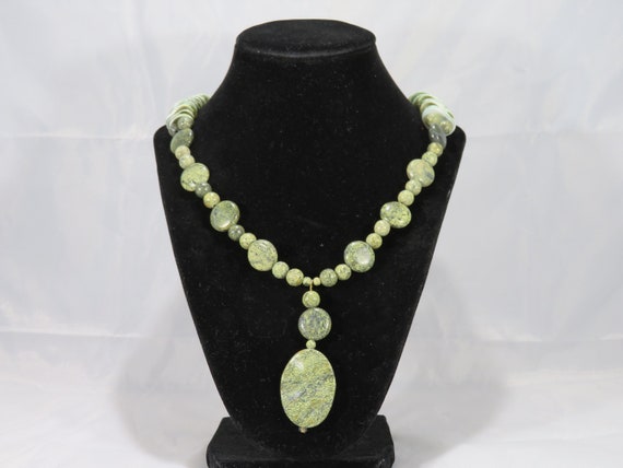 Vintage Speckled Green Natural Stone Statement Ne… - image 1