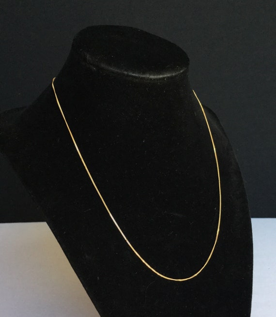 Vintage 10k Gold Curb Chain Designer Necklace Fea… - image 3