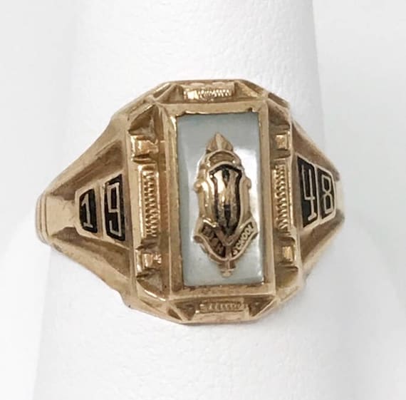 Mother of pearl class ring deals