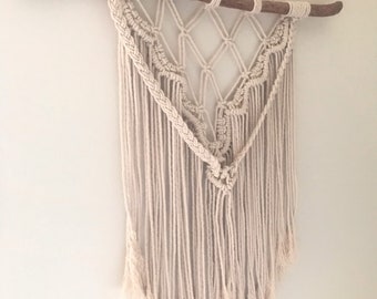 Macrame wall hanging|Bohemian decoration|Woven wall hanging|Macrame mural|Home decor|Hanging wall Decor|Macrame wall hanging with tassels