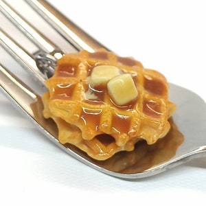 Waffel Anhänger, Pfannkuchen Schmuck, Miniatur Essen Schmuck, Polymer Clay Essen, Essen Halskette
