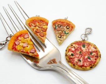 Ciondoli a forma di pizza, gioielli in miniatura a tema cibo, regalo kawaii per casa delle bambole, realizzati a mano in argilla polimerica.