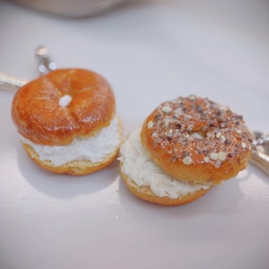 Cream Cheese Bagel Charm, Handmade Miniature Polymer Clay Food Jewelry, Everything Bagels, New York Morning Breakfast, Delicious Sandwich