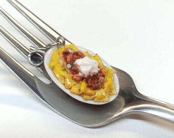 Adornos de plato de nachos con chile, joyería de comida en miniatura, regalo kawaii para casa de muñecas, arcilla polimérica hecha a mano.