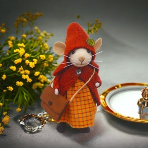 Süße Filzmaus Wolle Maus Wohnkultur Maus Kunst Puppe Miniatur Maus Waldorf Tier Maus Geschenk für sie Umweltfreundliche Wolltierfaser Kunst Bild 1