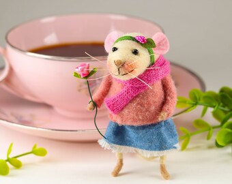 Needle Felted Mouse, Miniature Mouse, Valentine's Gift, Art Doll, Home Decoration, Stuffed Animal, Eco-Friendly, Pink Mouse, Gift for Her