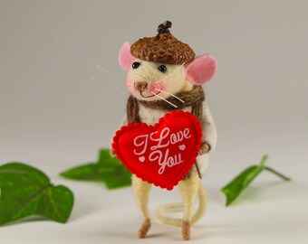 Woolen Mouse, Stuffed Animal, White Mouse, Miniature Doll, Needle Felted Mouse, Soft Sculpture, Gift for Her, Cute Mouse, Eco-Friendly