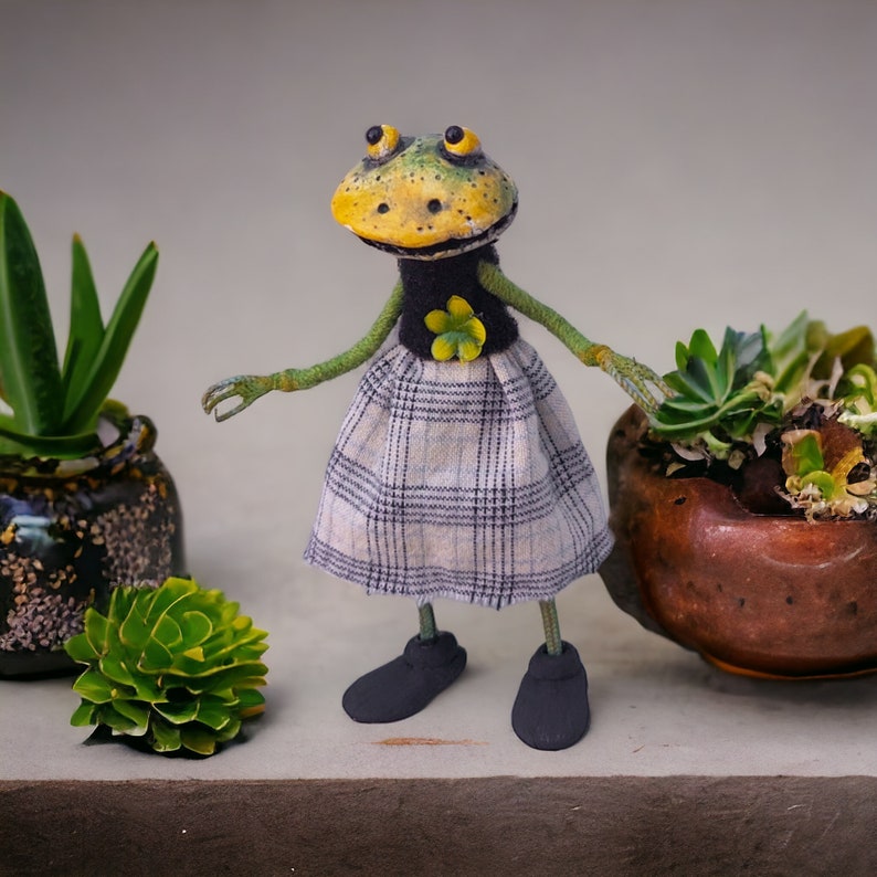 OOAK Frog Doll, Frog Art Doll, Miniature Frog, Frog Decor, Clay Frog Doll, Frog Miniature, Tiny Little Miniature Frog, Dollhouse Miniature image 2