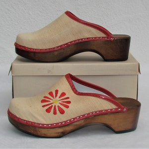 Vintage 70s J. Ladies - Wooden Clogs with Prilblume in Size 38 - NOS