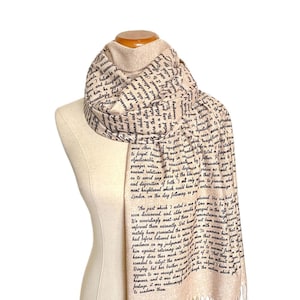 Darcys brev till Elizabeth från Stolthet och fördom av Jane Austen Halsduk (fullständigt tryck). Jane Austen litterär halsduk, romantisk romangåva