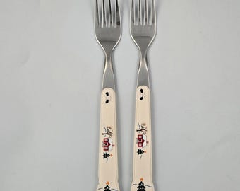Dos tenedores de mesa de acero inoxidable Pfaltzgraff Snow Village de 8 pulgadas (repuestos)