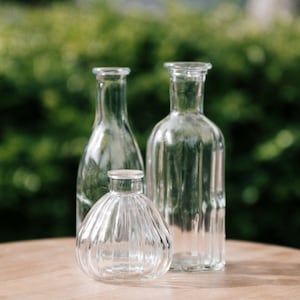 Vintage Ripple Glass Bud Vase: Wedding Centerpiece