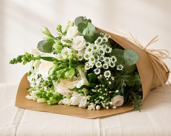 DIY Fresh Flower Box: Seasonal White Cut Flowers for Home Arranging