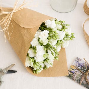 White Lisianthus Flowers | Long Lasting Flowers By Post