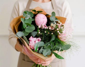 Fresh Peony Flower Bunch, Hand-Crafted Seasonal Floral Gift