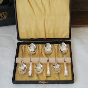 Vintage Sliverplate Teaspoon Set in Original Case