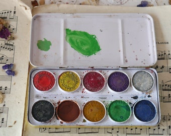 Small Vintage Paint Set in Metal Case