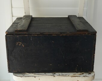 Vintage Wooden Lidded Crate