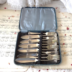 Vintage Fish Knives and Forks Set in Original Case