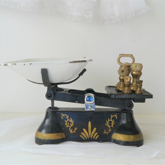 Vintage Cast Iron Kitchen Scales, Decorative Vintage Kitchen Scales, Vintage Brass Bell Weights