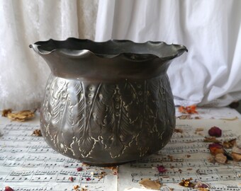 Etched Vintage Copper Planter with Scalloped Edge