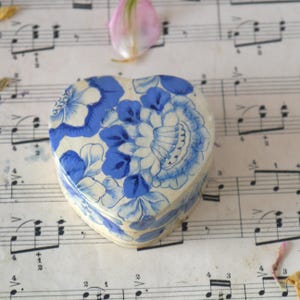 Small Heart Shaped Paper Mache Box