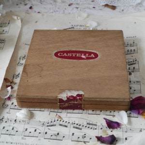 Castella Vintage Cigar Box