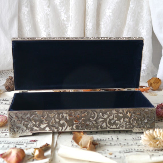 Vintage Decorative Box with Velvet Lining - image 3