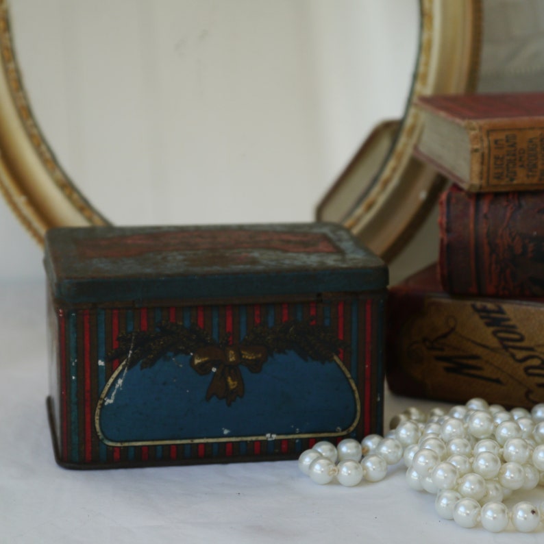 Vintage Meredith /& Drew Biscuit Tin
