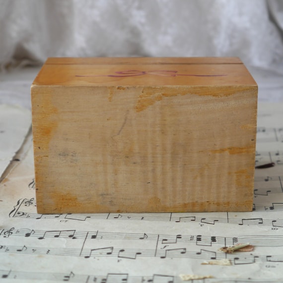 Scatola di stoccaggio in legno stile vintage, piccolo libro Scatola di stoccaggio in legno stile vintage, piccolo libro
