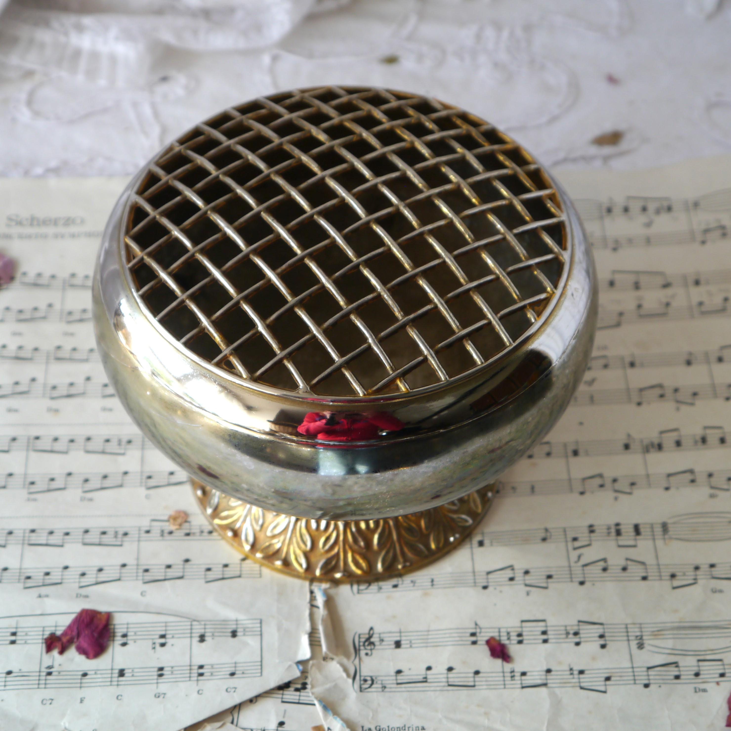 Vintage Metal Rose Bowl with Removeable Metal Grid Holder